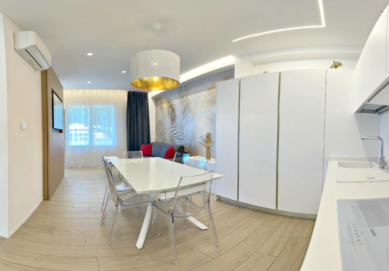 Arcioun Suite Riccione Exteriör bild