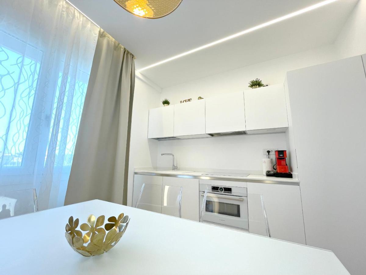 Arcioun Suite Riccione Exteriör bild