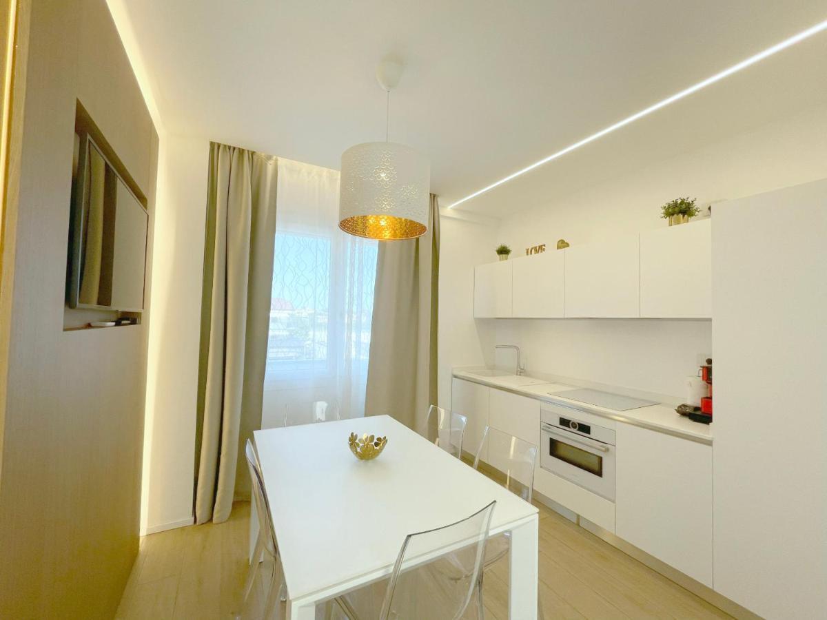 Arcioun Suite Riccione Exteriör bild